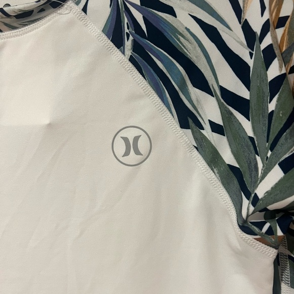 Hurley Long Sleeve Rash Guard Swim Shirt Swim UPF 50+ in White (S) - Picture 7 of 11